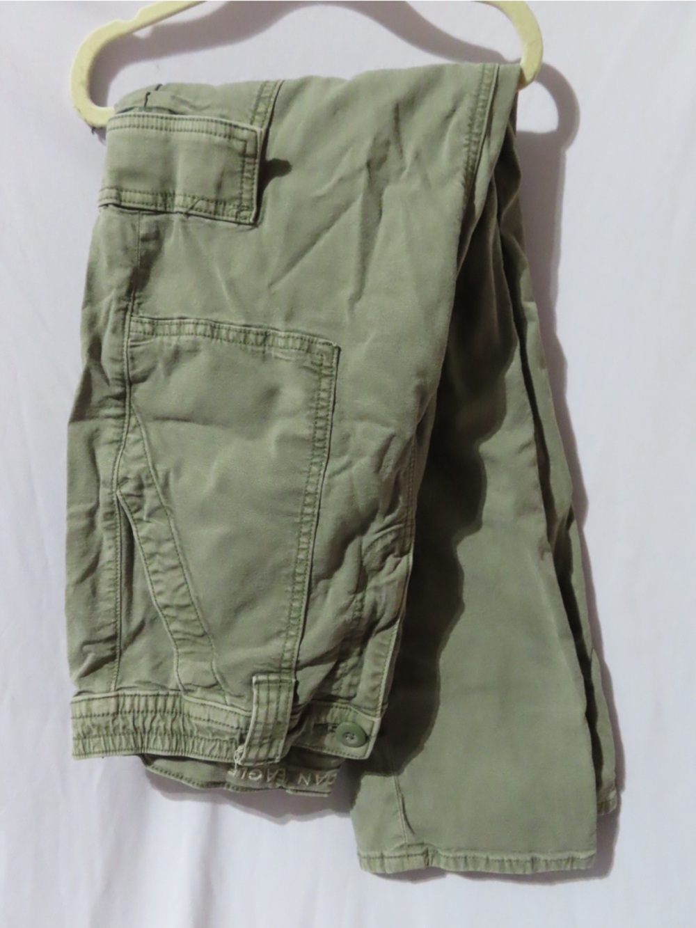 Olive Green Cargo Pants - Classic Utility Style - American Eagle - size 6